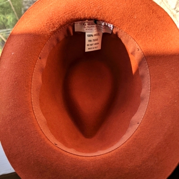 Beautiful Red Hat wool 100% 🤠 brand New never wear... - Picture 7 of 7